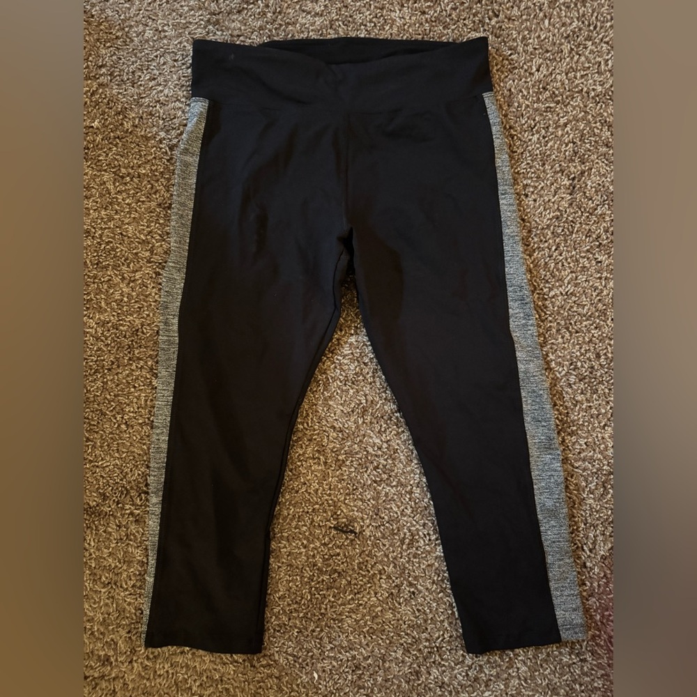 Forever 21 Black and Gray Capris